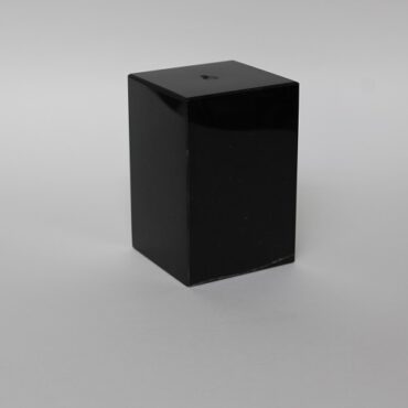 Sokkel zwart marmer met gat – Vierkant 80x80x120mm